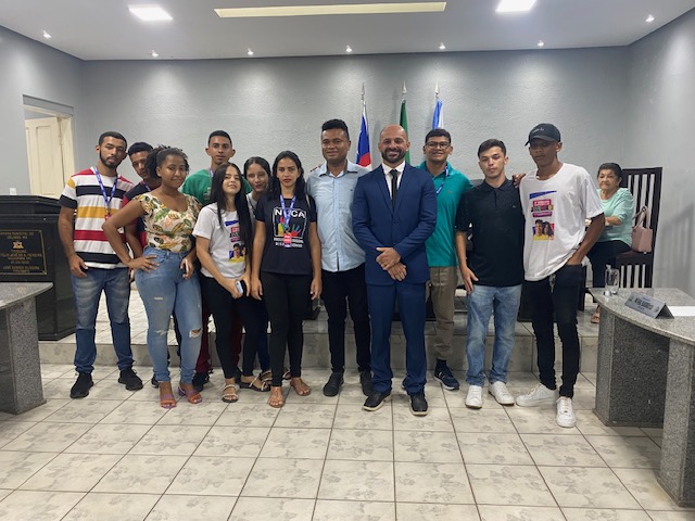 Estagiários do Programa Trabalho Jovem fazem visita à Câmara Municipal de Colinas