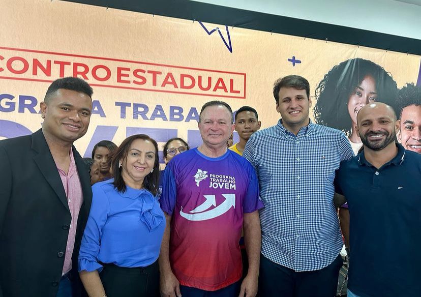 Prefeita Valmira Miranda e estagiários do programa Trabalho Jovem participam de encontro com governador Carlos Brandão, em São Luís